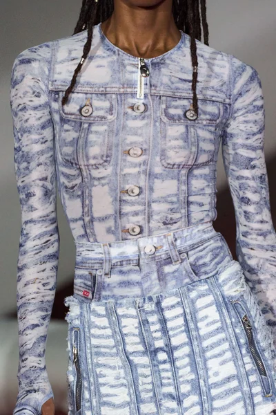Look 24